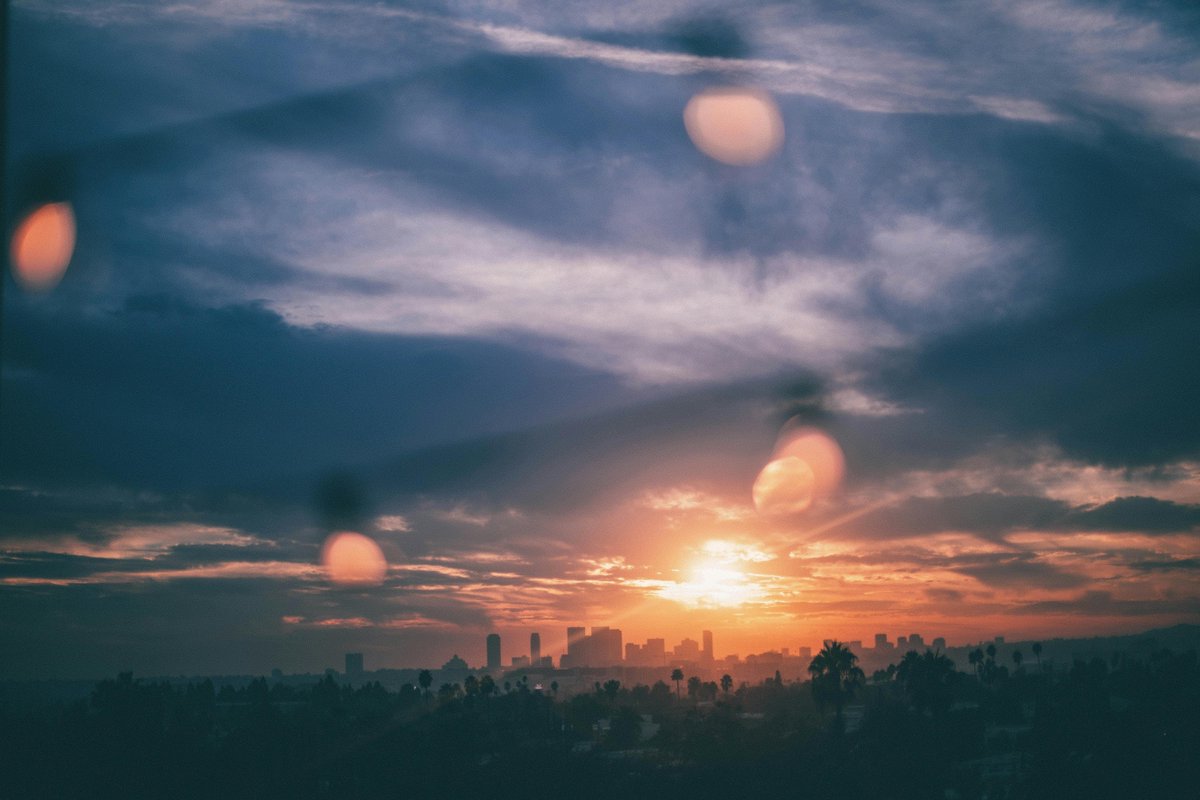 Gorgeous DTLA w/ View + Hot Tub! #LosAngelesViews #LosAngelesHistory