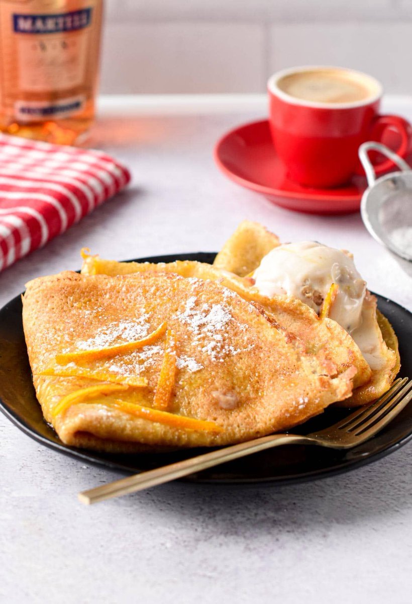 Happy #NationalCrepesSuzetteDay! This Crepe Suzette recipe makes the most delicious thin French crepes, cooked in orange butter, and ignited with Grand Marnier to impress! buff.ly/3QxpJQv (via Sweet As Honey)