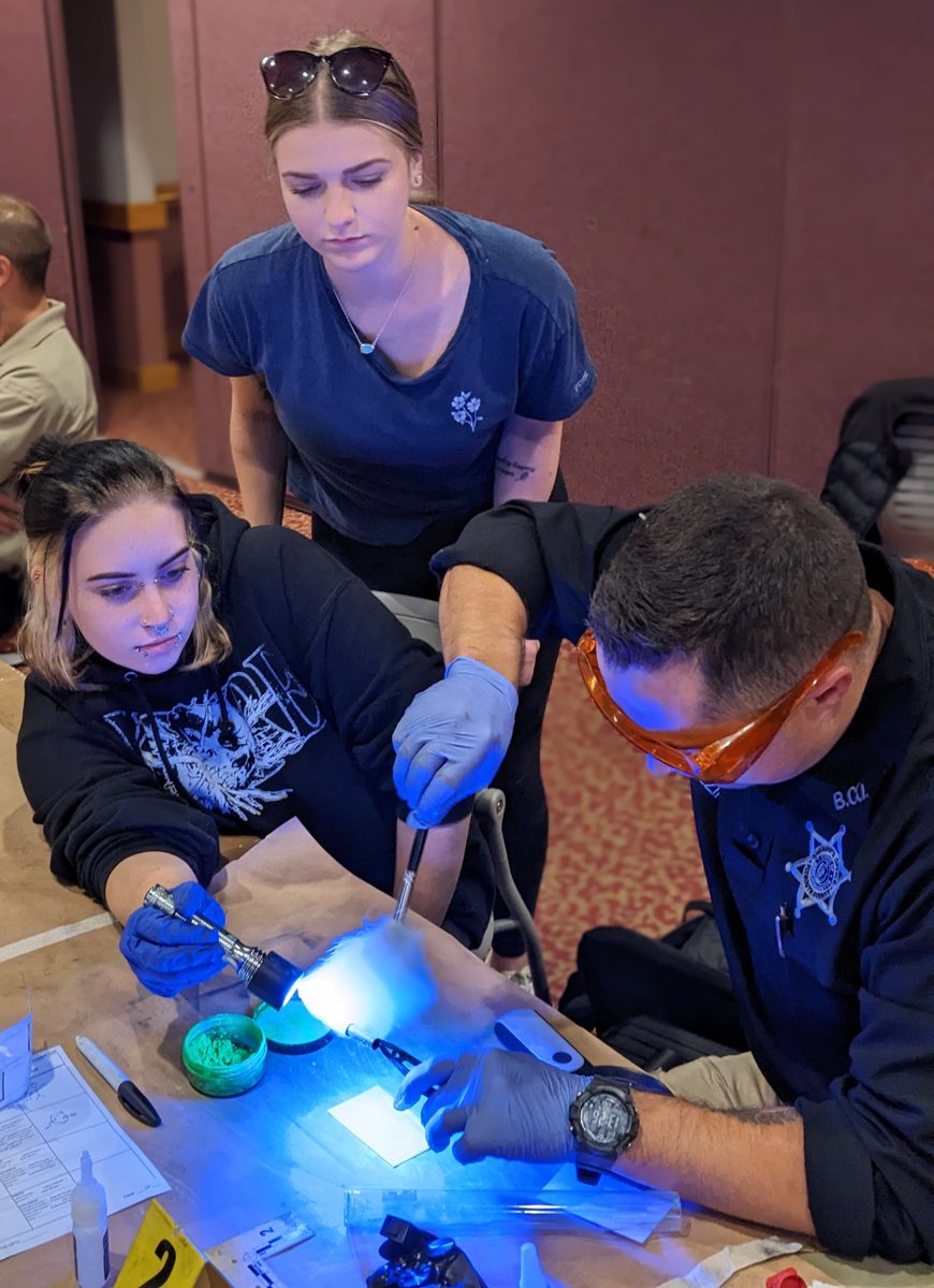 Prof. Sean Gorman's #CriminalInvestigations class immersed in hands-on learning, creating, investigating, and cleaning mock crime scenes. Students trained with professionals in evidence recovery and procedures. 🧬🕵️🧬🕵️ ➡️ rwu.edu/news/news-arch…