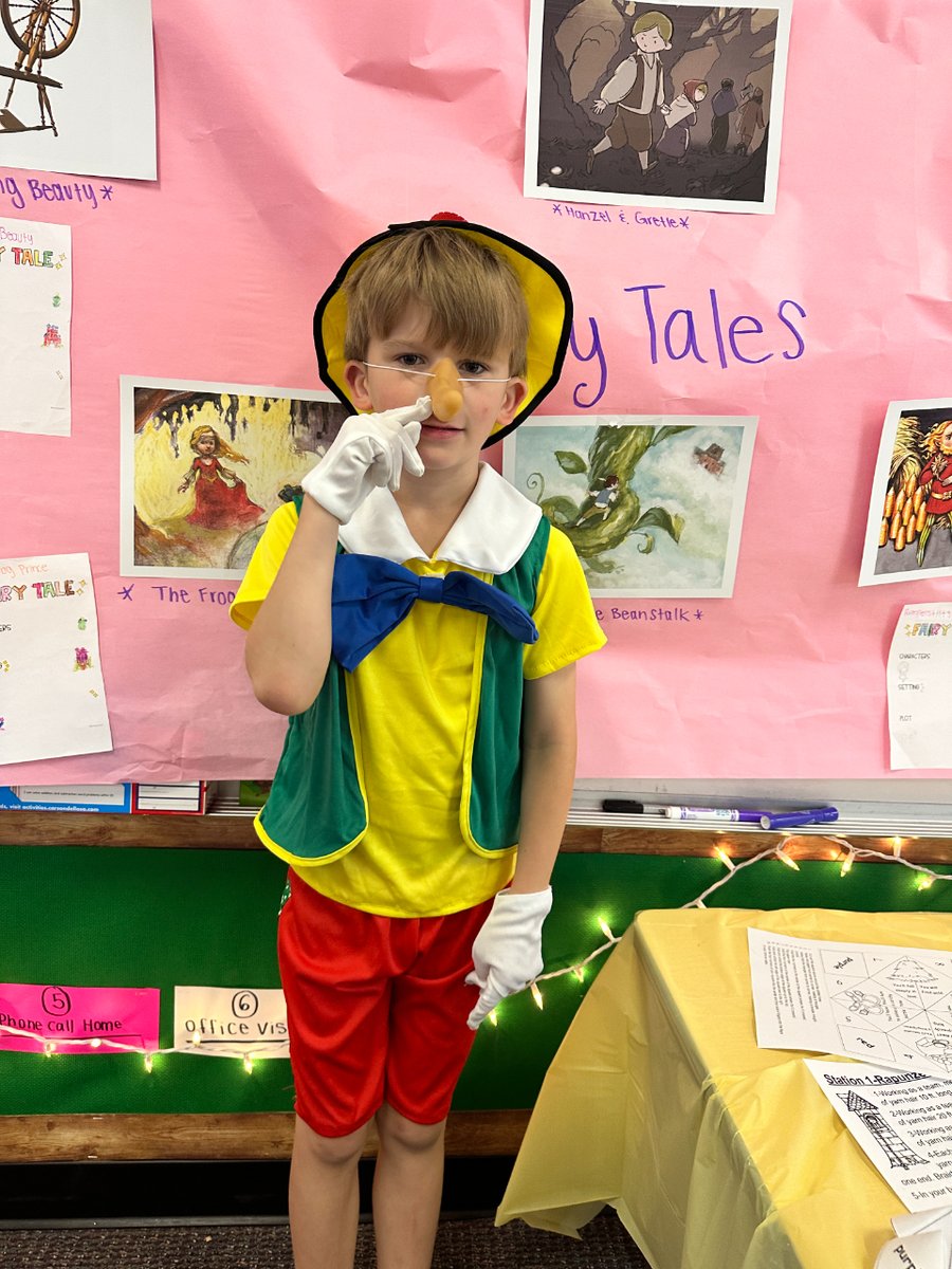 First Graders wrapped up their fairy tale unit with a real life royal ball, readers theater, crafts, and waltzing! 🏰

 @Shanda_Lauri #TeamUCPS #PoplinNation #AlwaysForward @AGHoulihan @TopperJenn58692 @UCPSNC