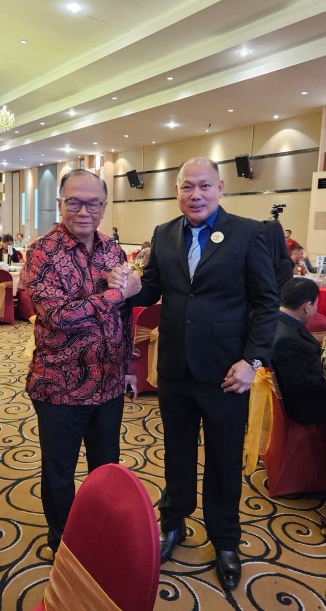Sidarto_DS's tweet photo. Menyampaikan keynote speech pada acara deklarasi dan pelantikan pengurus DPP Perkumpulan Insan Maritim Andalan (PIMA) https://t.co/cqEwRLP8e3