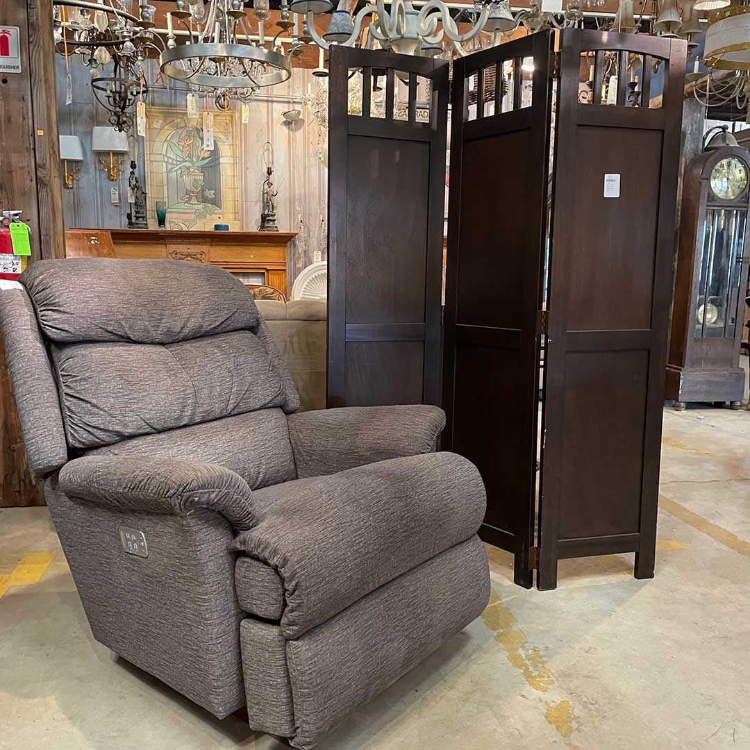 Today’s the last day to save 25% on furniture and housewares! Save money and the planet by shopping #secondhand at our #reuse warehouse or online on the Community Forklift Marketplace: communityforklift.org/save-25-on-sec…