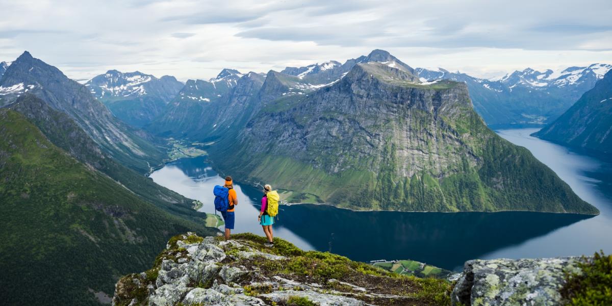 Do you have plan for summer? Norway’s most scenic landscapes are definitely best enjoyed on foot 🥾🥾🥾 visitnorway.com/things-to-do/o… #norway #hiking