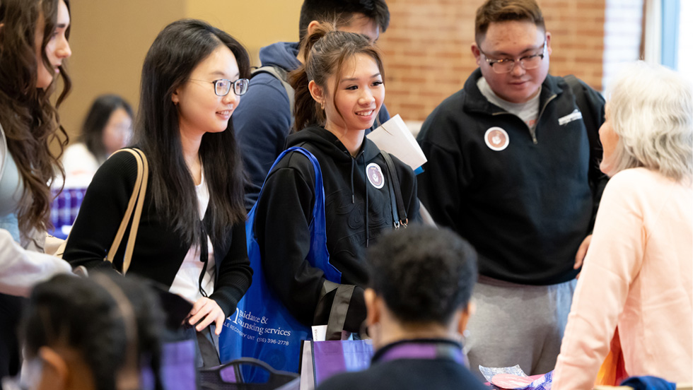 During @adelphicnph’s Public Health Week, 3 experts lectured on timely subjects. Learn more: adelphi.edu/news/three-exp… #NationalNursesDay