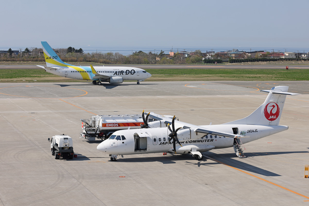 Japan Air Commuter
ATR-42-600（JA04JC）
#RJCH
函館空港で「JAC 創立40周年記念ロゴ」デカール付きのJA04JC。
この日の午後には鹿児島へ戻って行ってしまい、この便しかチャンスが無く・・・またの飛来をお待ちいたしております！