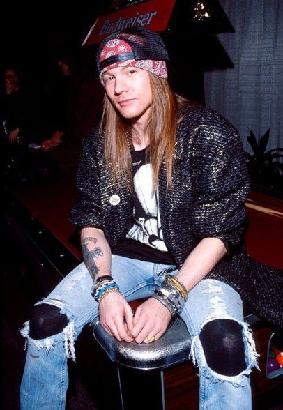 every day a one little picture of Axl Rose🧡 (@almostdailyaxl) on Twitter photo 2024-05-06 14:09:25