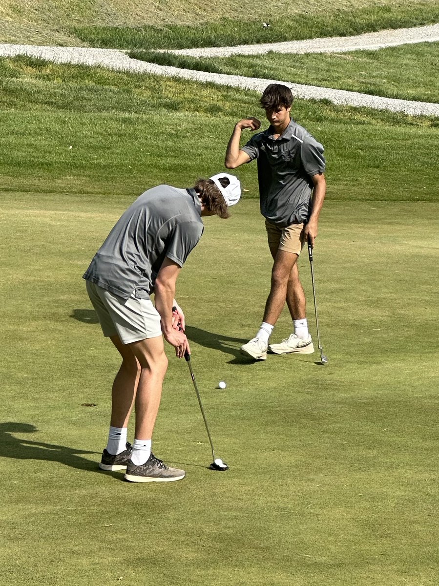 Carter Fleek and Mason Moore doing their part to help the Warriors get the win against New Haven and stretch the match record to 6-0! Big week ahead with matches against Eastside, South Adams, and Bluffton! Let’s Go Warriors!