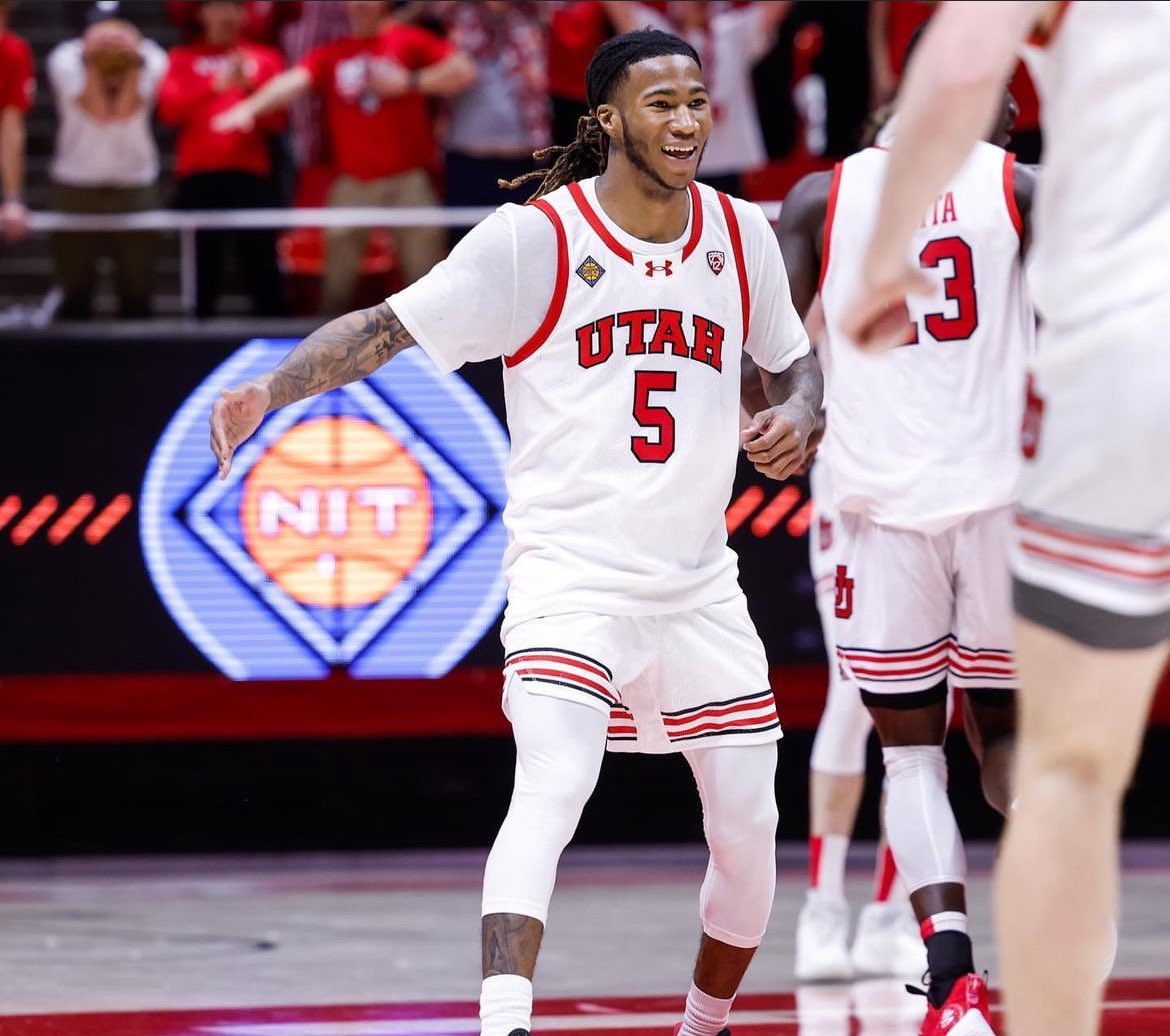 BREAKING: Utah PG Deivon Smith has committed to St. John’s! 

The 6’0 senior from Decatur, GA averaged 13.3 PPG,6.3 RPG, 7.1 APG on 46.7% FG and 40.8% 3PT shooting last season for the Utes. 

The Johnnies pick up a top 5 point guard in the portal. LETS GO. #sjubb