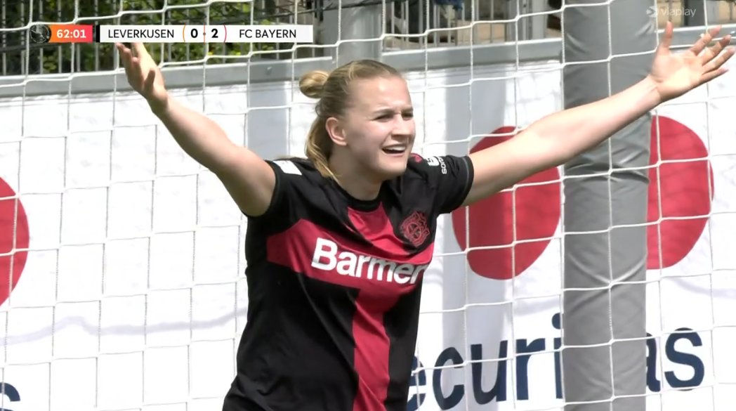 Georgia Stanway scored a goal as Bayern retained their Bundesliga crown after a 2-1 win over Bayer Leverkusen. #B04FCB