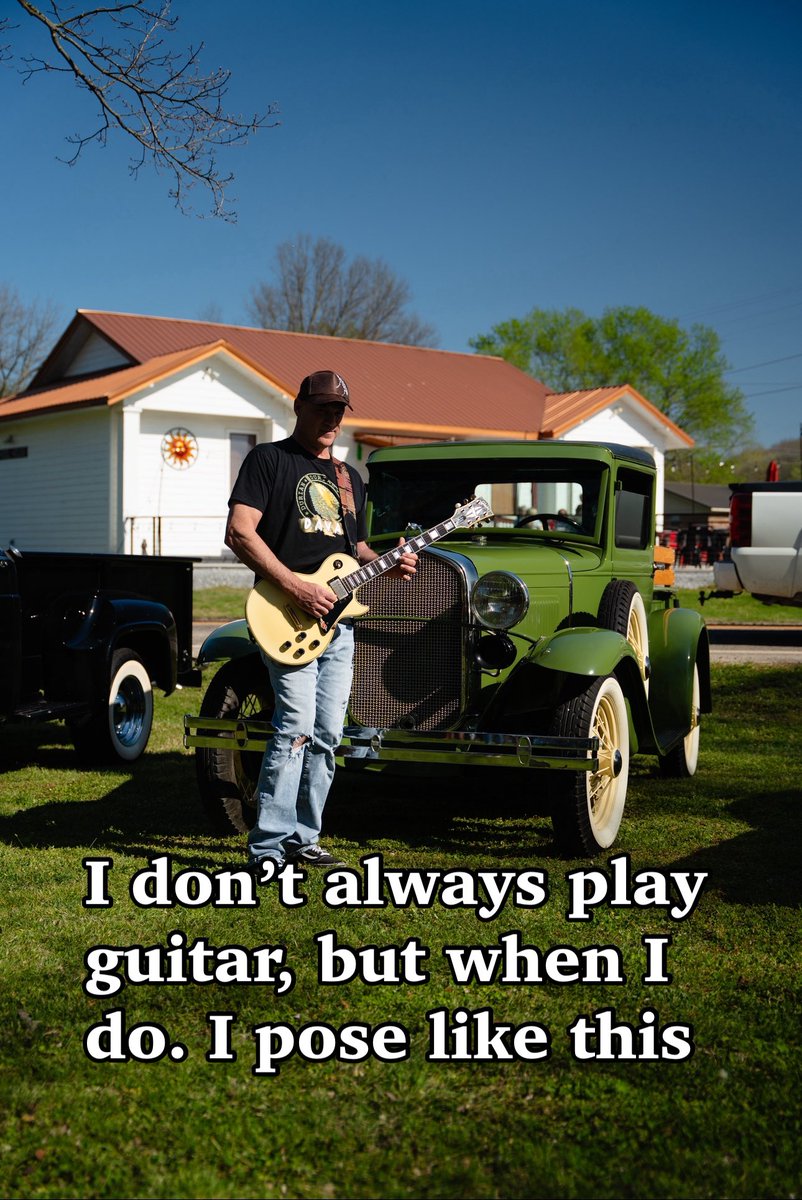 Poser guitarist, on a Meme Monday #lespaul #lespaulcustom #mememonday #guitarmeme