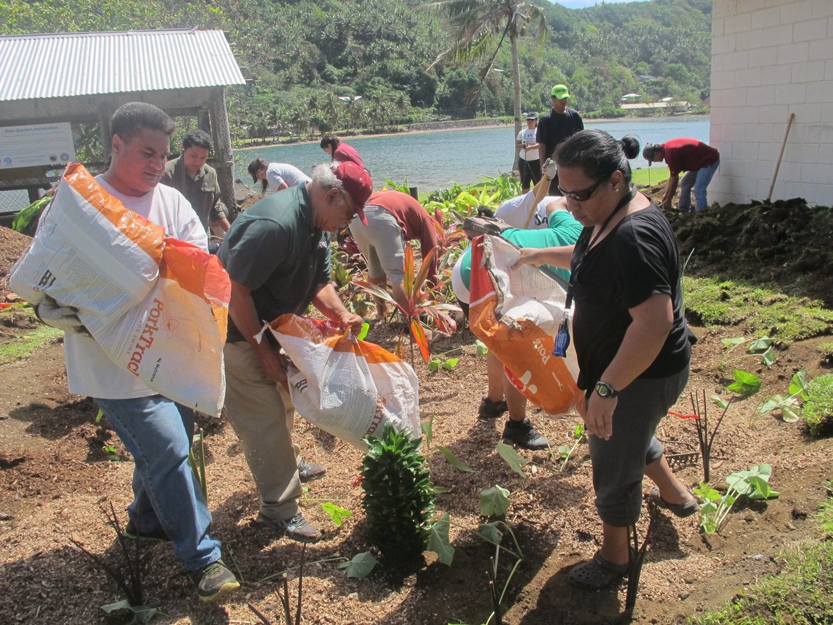 Simple, low-impact development projects for controlling stormwater, like rain gardens, have helped build local support for natural and sustainable practices in #AmericanSamoa coast.noaa.gov/digitalcoast/t… #AAPIHM