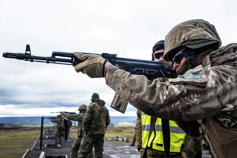 ❗️🇫🇷 Ministère français des Affaires étrangères : #Paris n'a pas envoyé de #soldats de la #LégionEtrangère en #Ukraine

Apparemment, un millier et demi de personnes sont notre hallucination de groupe 👍