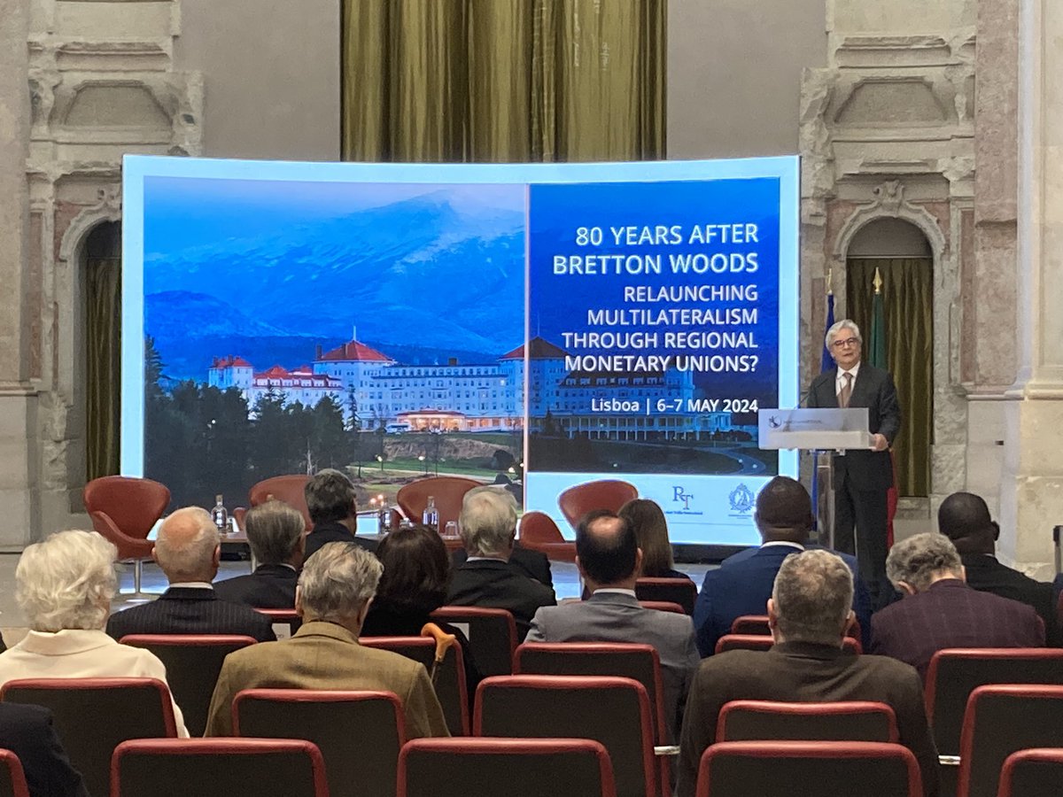 Hallo from Lisbon! 1st day of the conference “80 Years after Bretton Woods: Relauching Mutilateralism through Regional Monetary Unions?” with @bancodeportugal and @acadcienciaslx and the support of @csfederalismo and Fonds Gutt @ULBruxelles