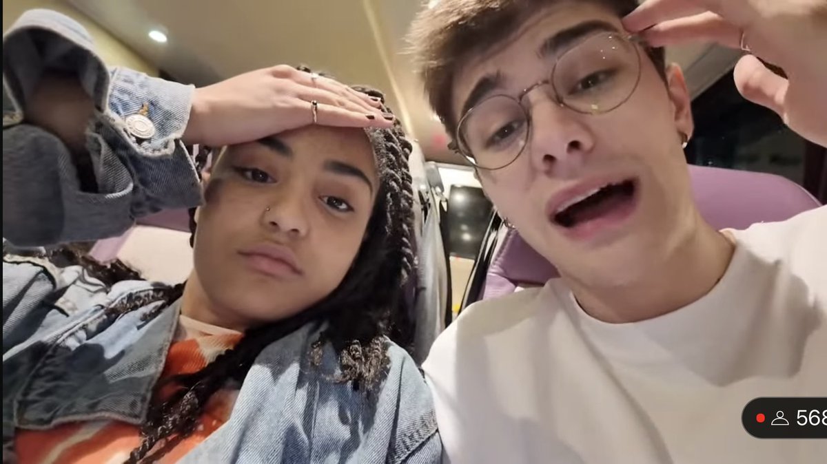 95Melanie120's tweet photo. Mais c’est beaucoup trop mignon 🥹🥹 ! #Candixel 🫶 https://t.co/x5p5vSh2AF