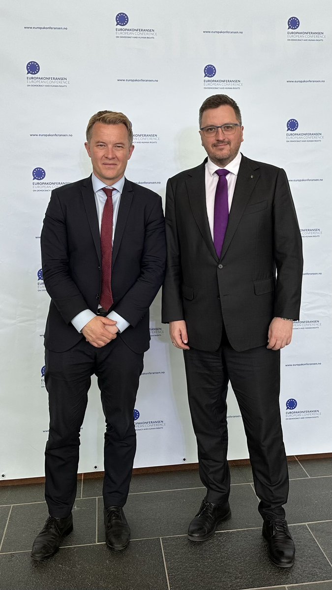 It was a pleasure to meet with @akravik79, State Secretary at @NorwayMFA, in the margins of the 5th European Conference in #Kristiansand and discuss @RD4U_claims and the work on a #CompensationMechanism for 🇺🇦.

We are privileged to have 🇳🇴among our closest friends and are very…