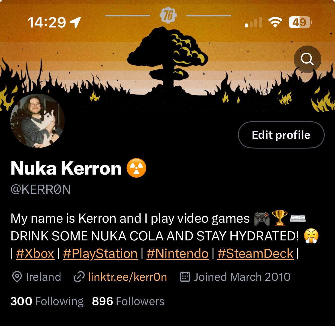 About to hit 900 Followers 😳 THANK YOU once again to all the wonderful people this side of Gaming Twitter for making it such a fun place to interact & talk all things Gaming ❤️ On the road to 1000 now which is crazy! 😭 Planning a giveaway for the big 1K 👀