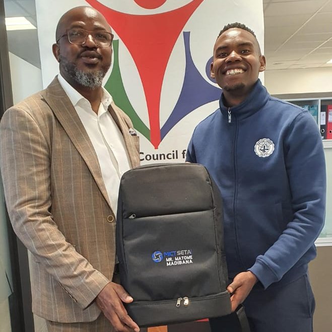 Gift and sample bag for Mr Madibana,CEO of the MICTSETA. Bags produced by the unemployed graduates with support of the SACGRA. Mr Bongani Sekantse presents to Mr Maqubela in appreciation of the MICTSETA contribution to the SETA Skills Summit.
#sacgra #youngentrepreneur #Ecostitch