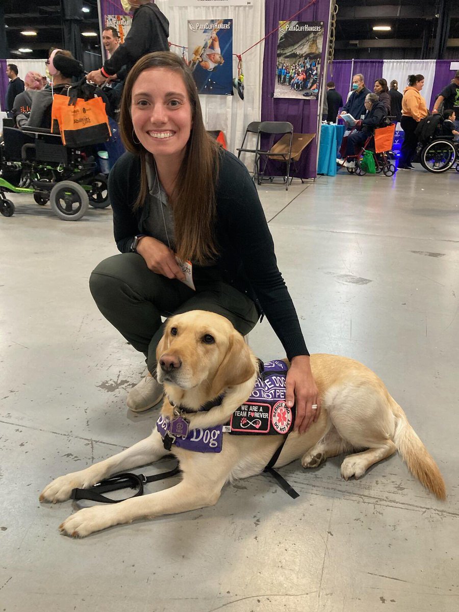 Kristin had a blast the @AbilitiesExpo New York Metro with UDS Service Dogs & the Rollettes! Missed Kristin speak this weekend? No worries! Contact us to speak more on if a service dog is right for you.