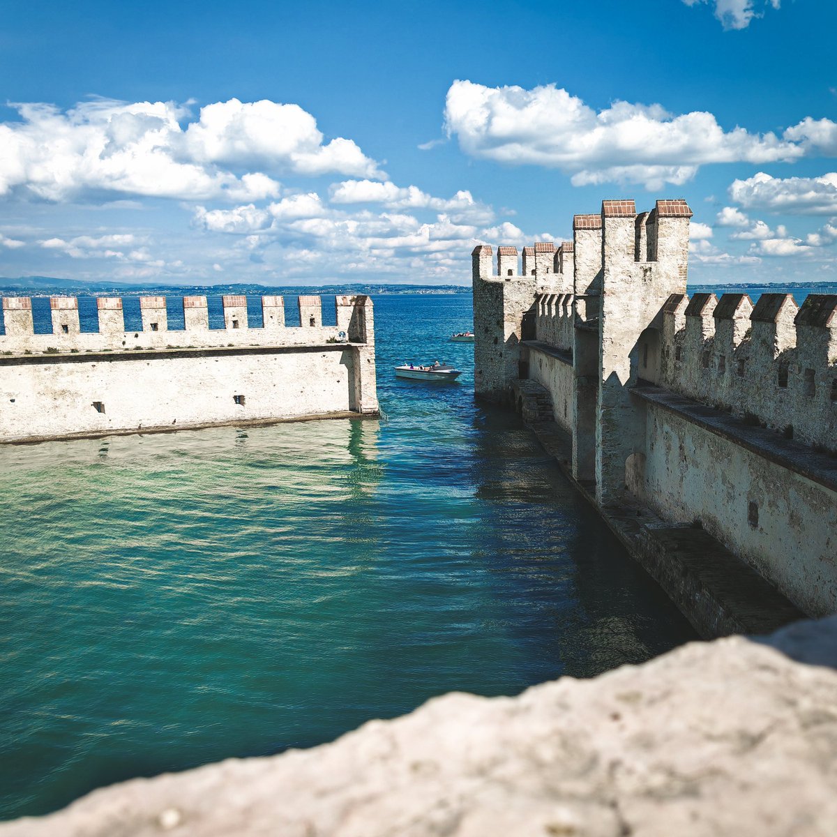 AD_Fotografo_'s tweet image. Sirmione
📷 HONOR Magic5 Pro 
Incredibili le foto che si possono fare con questo smartphone.
@Honor_IT #HONORMagic5Pro #HONORMagicMomentsIT #HONORMagicMoments