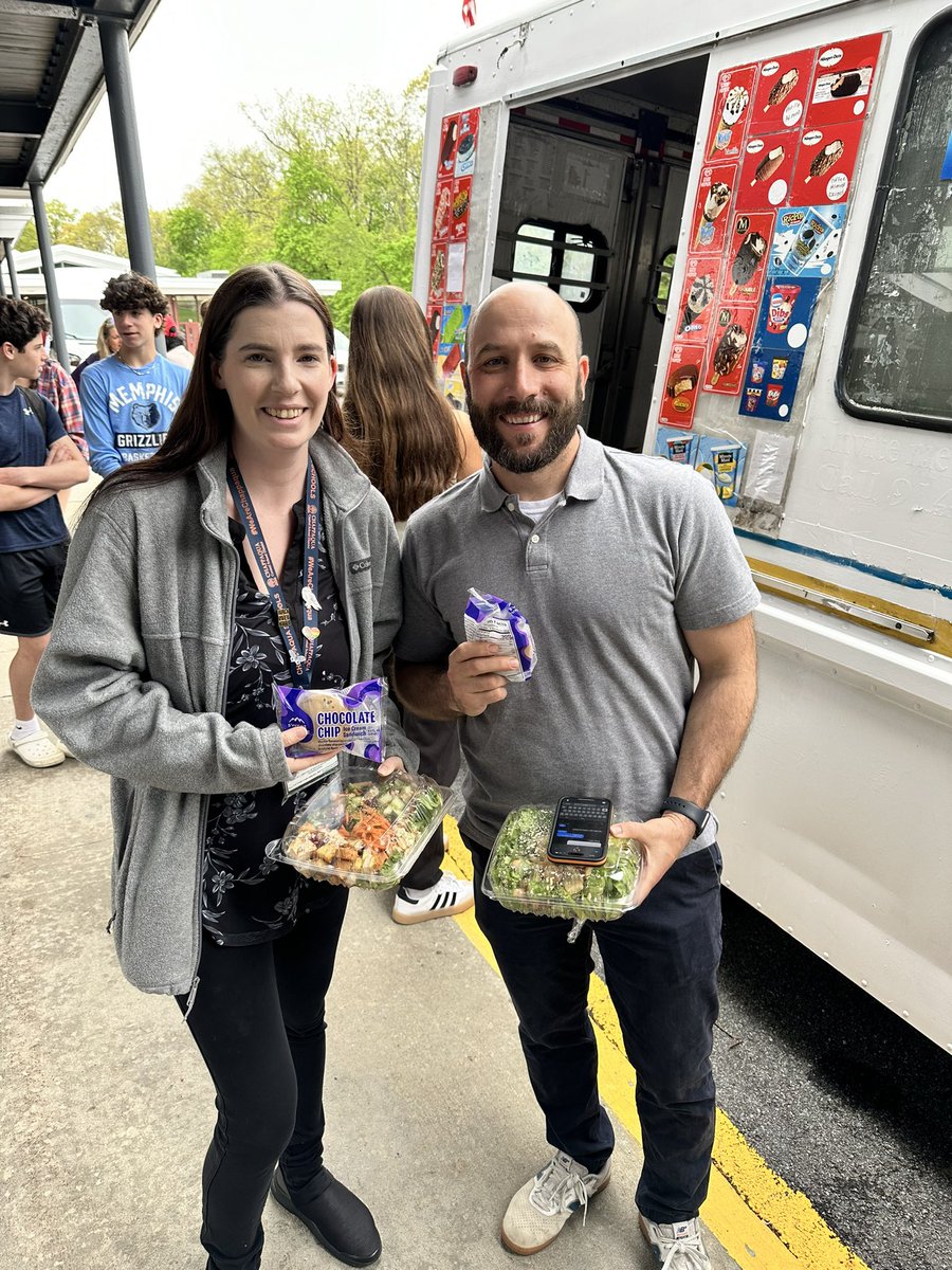 🍦Just when you thought school couldn't get any cooler, the PTA brings in an ice cream truck! Perfect timing for stressed students during AP exams and a sweet treat for our amazing teachers during Teacher Appreciation Week! 🎉 #TeacherAppreciationWeek #StressLess #wearechappaqua