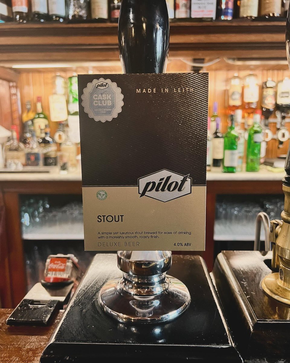 🍺 Now Pouring 🍺 @pilotbeeruk second Cask Club release Stout is now pouring. It has a smooth but bold flavour - a classic stout! #staggsbar #nowpouring #CAMRA #scottishbeer #lovelocal #pilotbeeruk #leith #stout