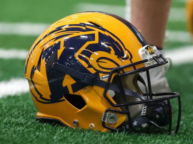 Kent State is expected to hire Pittsburgh defensive line graduate assistant Malcolm Robinson as a defensive assistant coach, a source tells @247Sports. Robinson, a former Minnesota defensive lineman, worked at Akron under Joe Moorhead prior to Pitt. 247sports.com/article/2023-2…