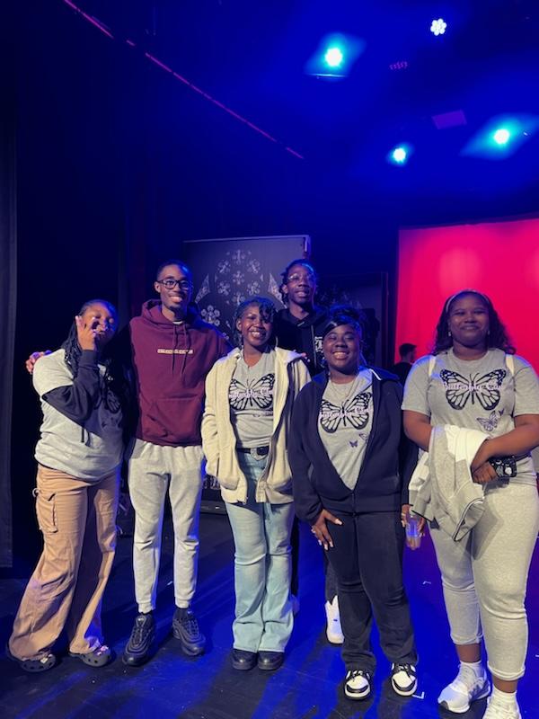 As part of PAL mentoring, Officer Richardson took the Wyandanch Butterfly Club to see Sister Act at the Cultural Arts Playhouse. It was an amazing show!
#arts #mentoringmatters #WeArePAL #suffolkcounty #Wyandanch #butterflyclub