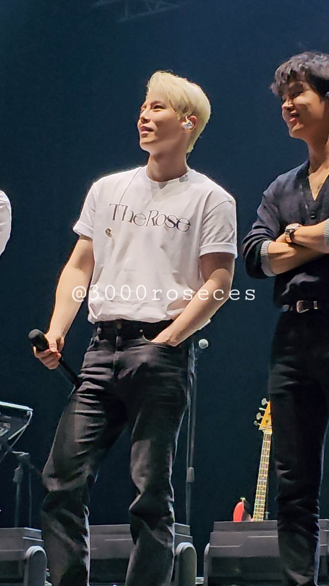 WDYM I HAVE THIS PIC OF JAEHYEONG DURING D2D MANILA?!?!

LOOK AT HIM 😭😭❤️❤️ CANT BELIEV3 I KEPT THIS PIC FOR MONTHS NOW

#DawntoDuskTourManila #DawntoDuskManila #TheRose