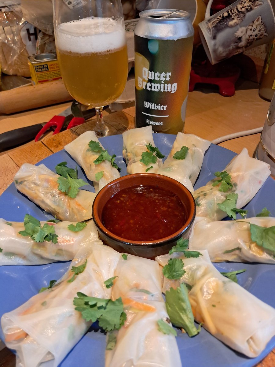 Cornercotcook's tweet image. Another in my series of blogs watching recipes with beer: Thai / Vietnamese spring rolls with Flowers from @QueerBrewing The right up is available at cornercottagekitchen.blogspot.com