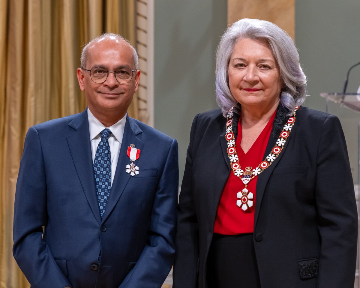 On May 2, @UWaterlooPres was invested by her Excellency the Right Honourable Mary Simon, @GGCanada, as a Member of the #OrderOfCanada. 

This honour recognizes outstanding achievement and dedication to building a better Canada.

🔗 More: bit.ly/3wraNfZ | #GGSimon