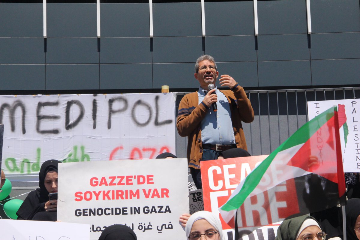 🇬🇧 We carried out the first of our sit-in protests.
We believe that the expedition is from us and victory is from Allah.
We wait for our friends every day on the b4 garden floor.