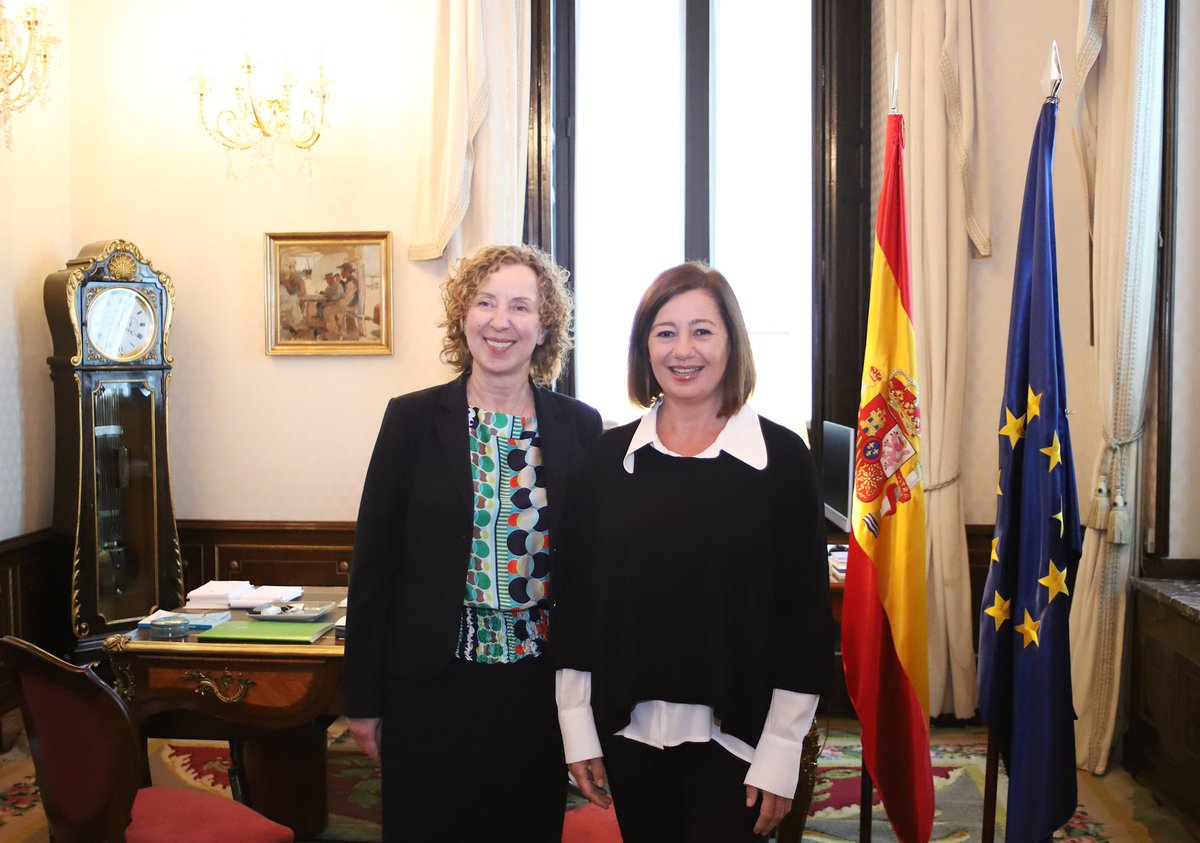 He recibido en audiencia a Lyra Puisyte-Bostroem, la embajadora de Lituania en España. Una oportunidad para debatir sobre cómo continuar mejorando las relaciones entre ambos países y fortaleciendo los lazos que nos unen.