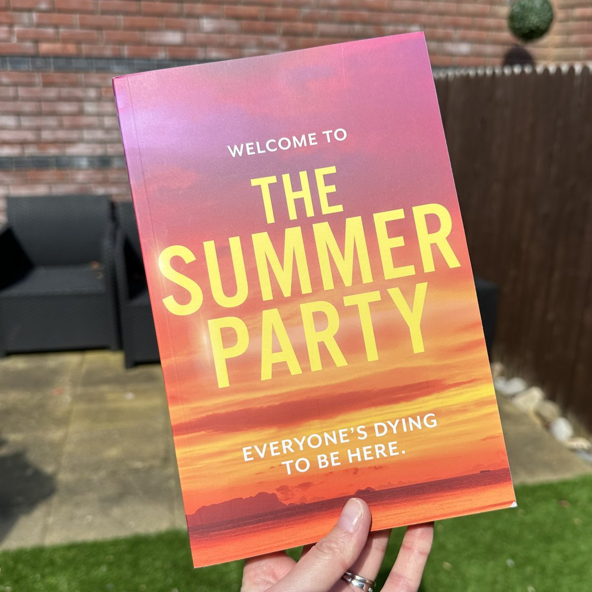 📚📮#BookPost 📚📮 After loving #TheHoneymoon I’m excited to be invited to #TheSummerParty by @KateGrayAuthor The company’s summer party is the event of the year, everyone is dying to be there…☀️ Thank you to @IsabelleHPG @headlinepg for sending #BookTwitter #bookblogger