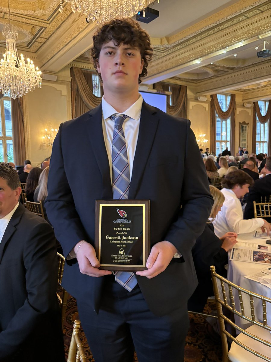 Congratulations to Garrett Jackson on being selected to the Big Red Top 25. Tom Lombardo Chapter of the National Football Foundation. @LafayetteLancer @LHSfootball60 @LHSLancerPrin