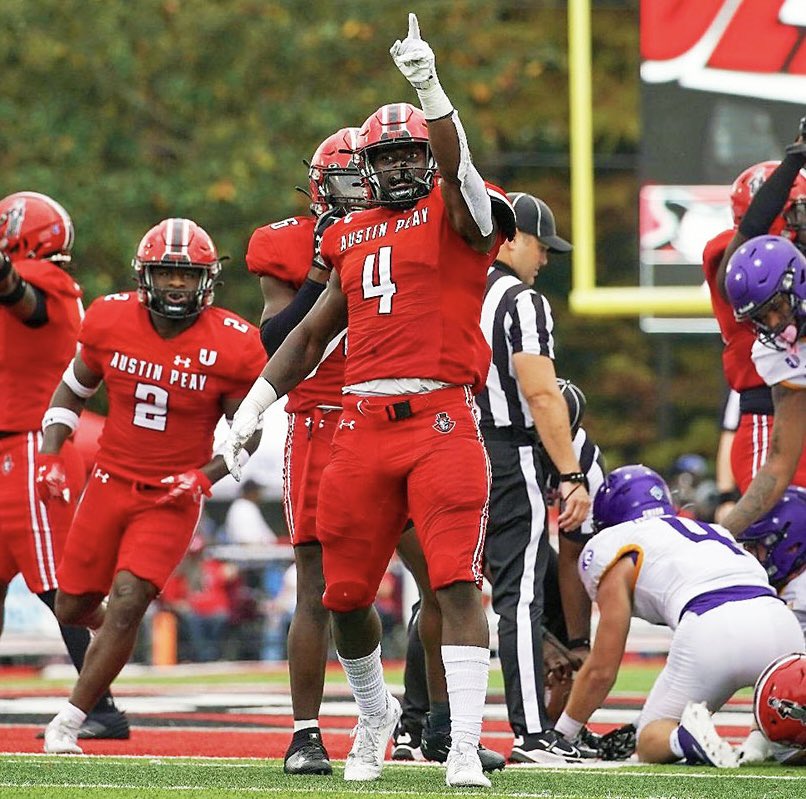 After a great conversation with @Coach_Kugs I am blessed to say I have received my 5th offer from Austin Peay @MsLaToyahVikeFB @VikeNation @GovsFB