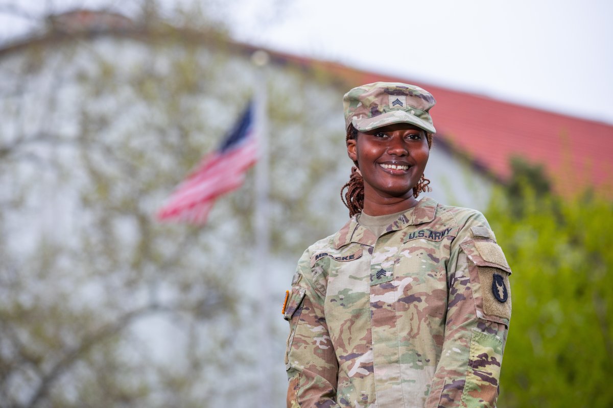 @ISU_CoE From a childhood in Senegal to a National Guard deployment in Kosovo, it seems like Khadija Mbacke has been everywhere and done it all. This semester, Mbacke will add college graduate to her long list of accomplishments and experiences. @iastate_cals 🗞️news.iastate.edu/news/2024/05/0…