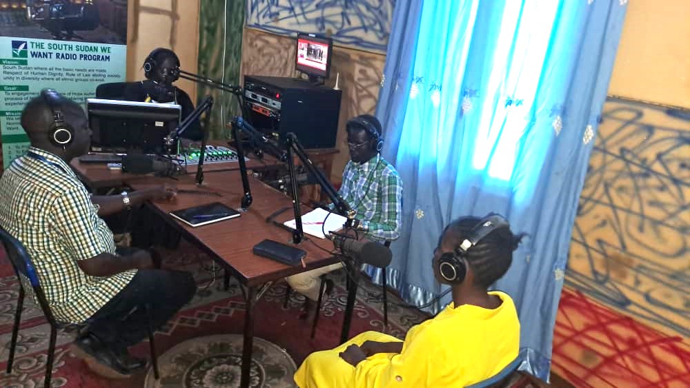 📣#ICYMI! We celebrated 370 #students who graduated from USAID’s literacy, numeracy, and work training in Wau and Jur River Counties! They are the future of #SouthSudan, where more than 70 percent of the population is illiterate. Check out our graduates on Voice of Hope radio!