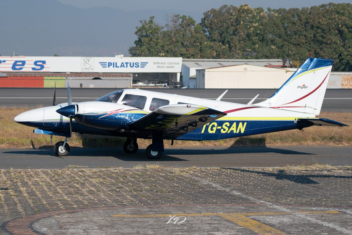 ✈: Piper PA-34-200T Seneca II | TG-SAN 🇬🇹
🌎: MGGT (GUA), Guatemala 🇬🇹
💺: Private

#Nikon #D3500 #avphotography #AirplanePics #avgeeks #avphoto #loveplanes  #jetphotos #AirplanePictures #PlaneSpotters