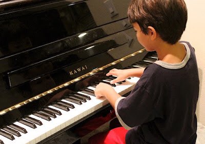 Road to Free College: Why Your Child Needs Music Lessons roadtofreecollege.com/2024/05/why-yo… #ParentingTips #FreeCollege