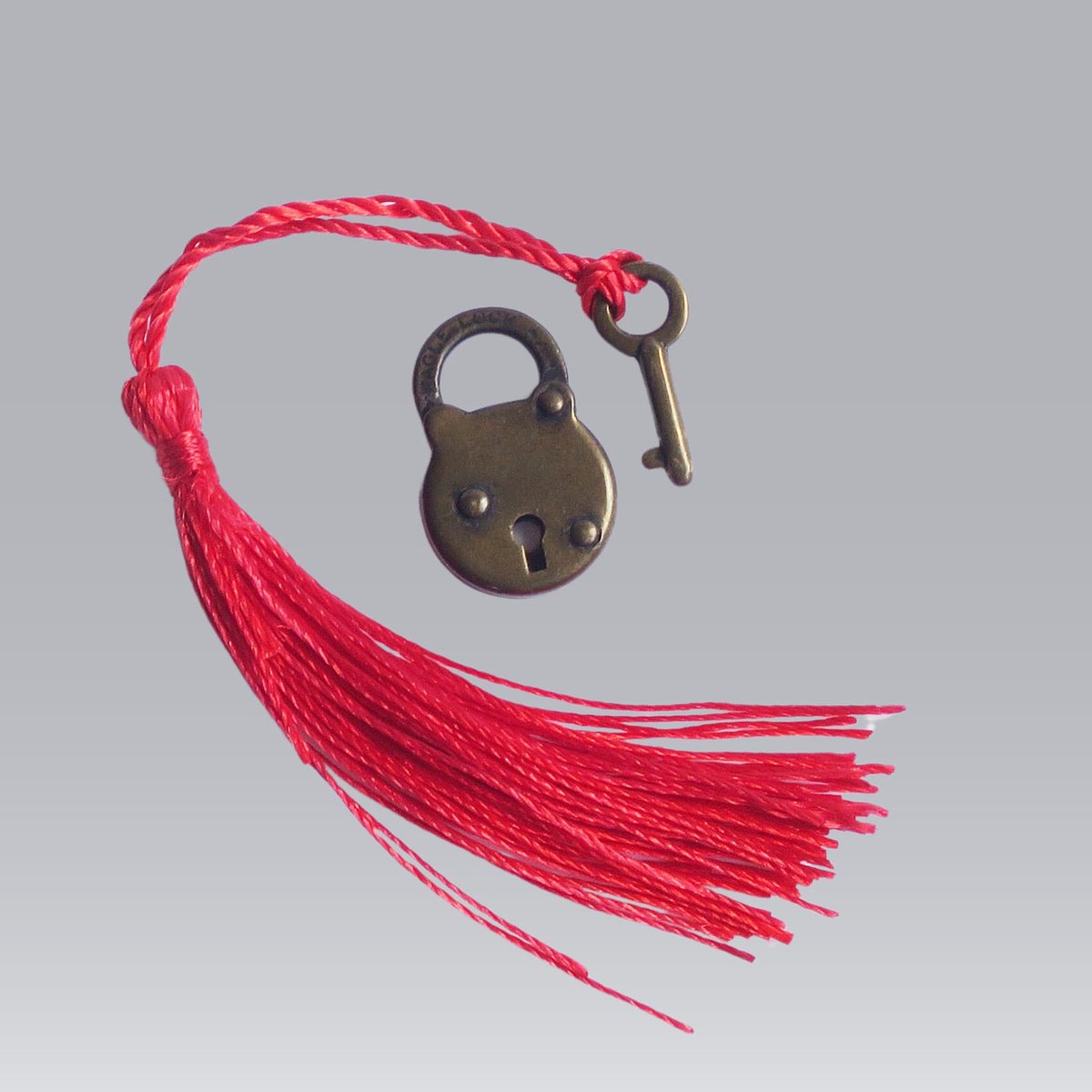 1940s Mini Brass Eagle Padlock with Key, Antique Lock and Key, Universal Gift tuppu.net/47a0741b #Vintage4Sale #MomDay2024 #SMILEtt23 #EtsyteamUnity