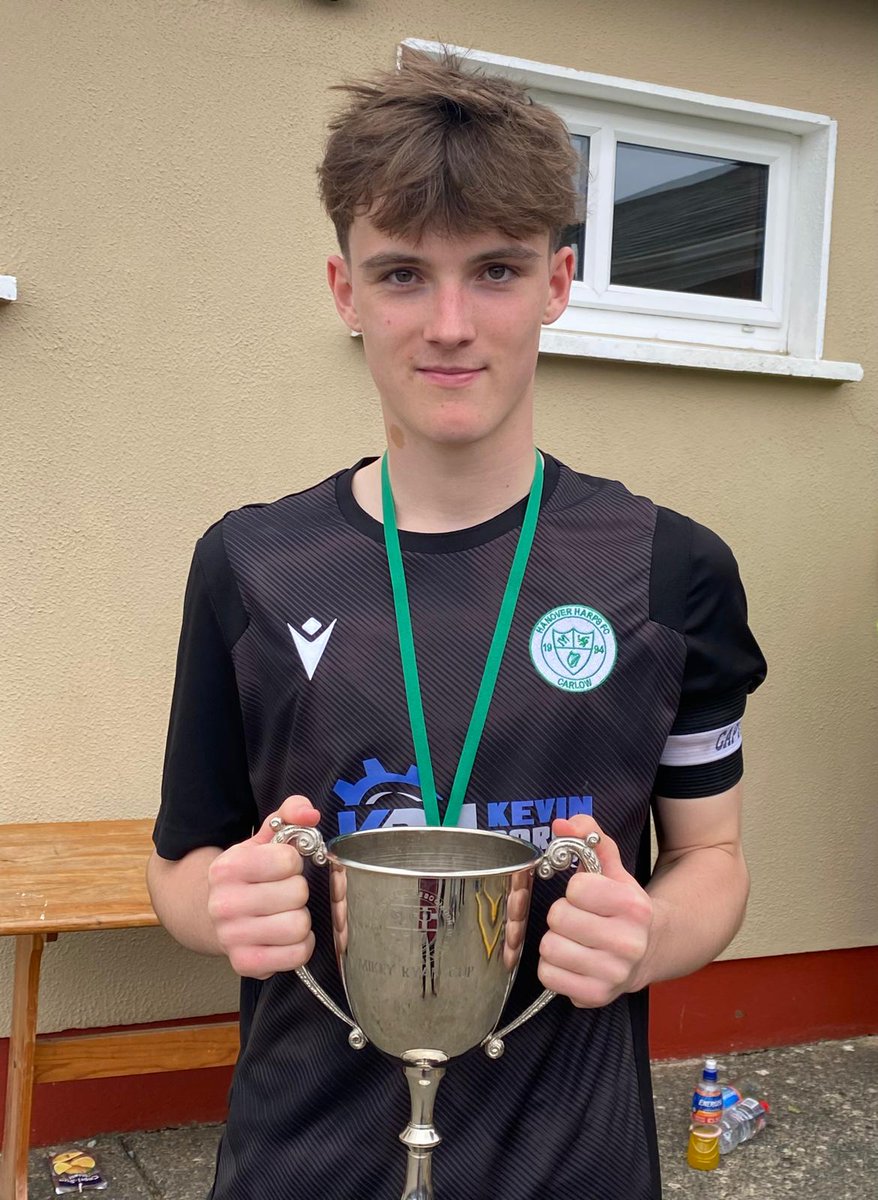 HANOVER HARPS U16 @SFAIreland South East Regional Champions. @HeadInTheGameIE captain Leon Fitzgerald leads his team to a 2-0 win over @FreebootersAfc in a very tight game. Tj Brennan and Warith with the goals. @FAICarlow @harrysarticles @Carlow_Co_Co @GrassrootsTTB @Natsport