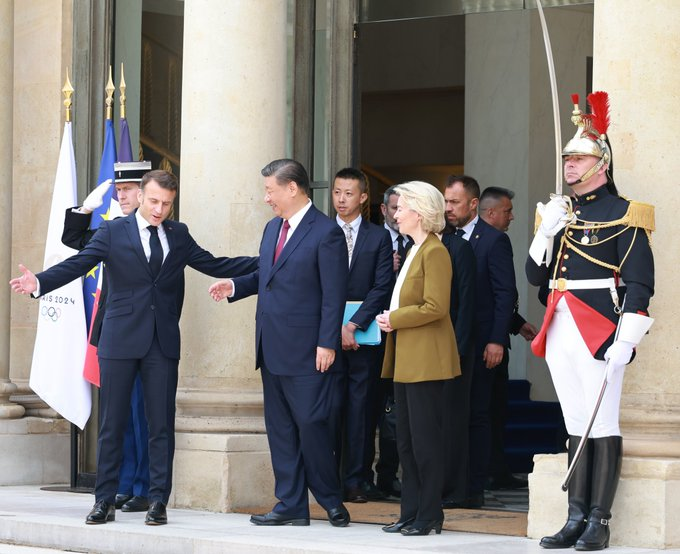 President Xi pointed out in the China-France-EU trilateral leaders’ meeting that China always views its relations with the EU from a strategic and long-term perspective. As the world enters a new period of turbulence and transformation, China and the EU, as two important forces,…