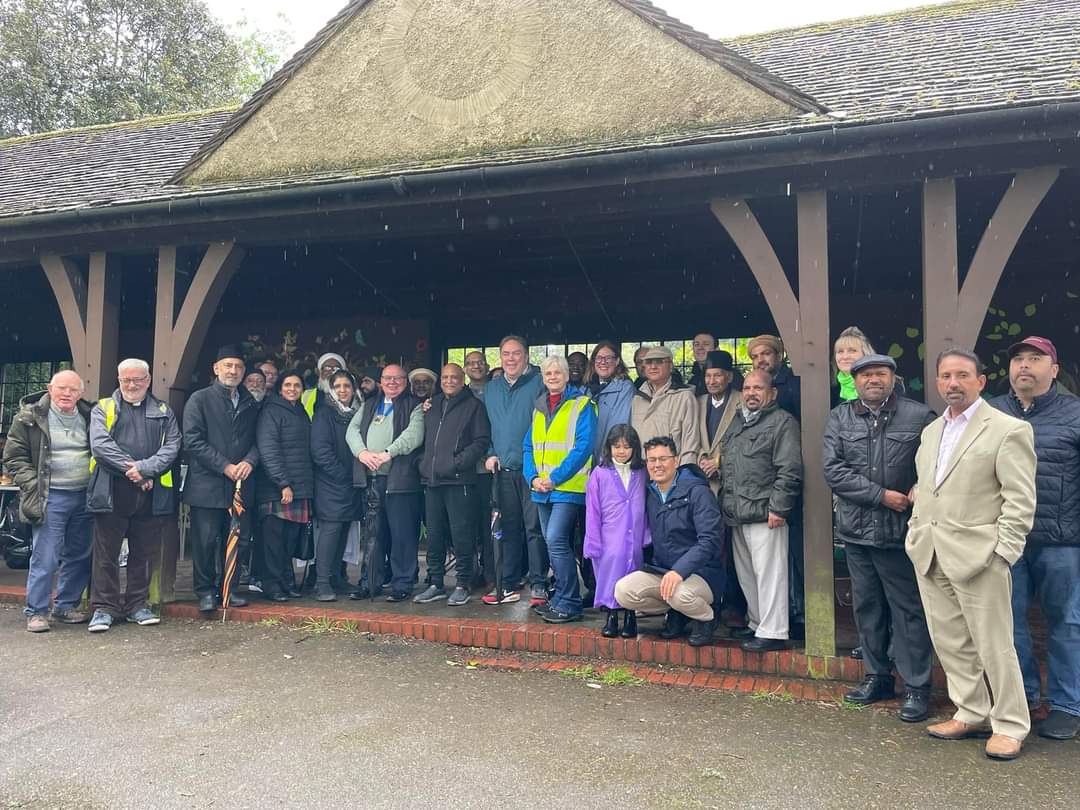 So pleased to join everyone at @FTiCroydon at their Picnic in the Park. Despite the weather it was a real show of communities working in harmony. Another example of Croydon's diversity at its very best.