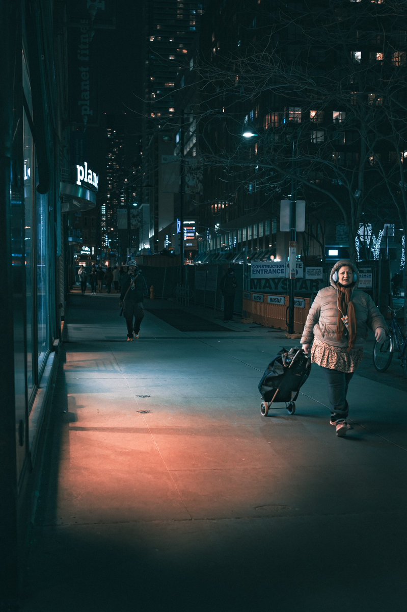 🖼️: “Nocturnal Metropolis March”
📅: February 23rd, 2024
🗺️: #Toronto #Ontario #Canada 
📸: #Fujifilm #XT5 #Fuji23mmf14wr #fuji23mm
🎞️: 1/60, f2, ISO 800
.
.
.
.
.
🏷️: #streetphotography #streetphoto #photography #streetlife #travel #city #photographyisArt #urban #art #travel