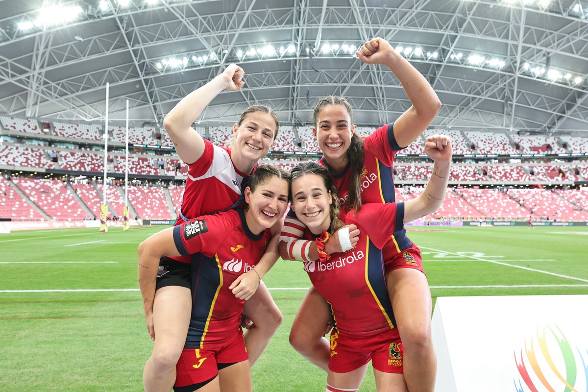 Antes | Durante | Después 

𝐌𝐚𝐫𝐢́𝐚 𝐂𝐚𝐥𝐯𝐨 🦁🇪🇸  

#LoQueNosUne | #Leonas7s