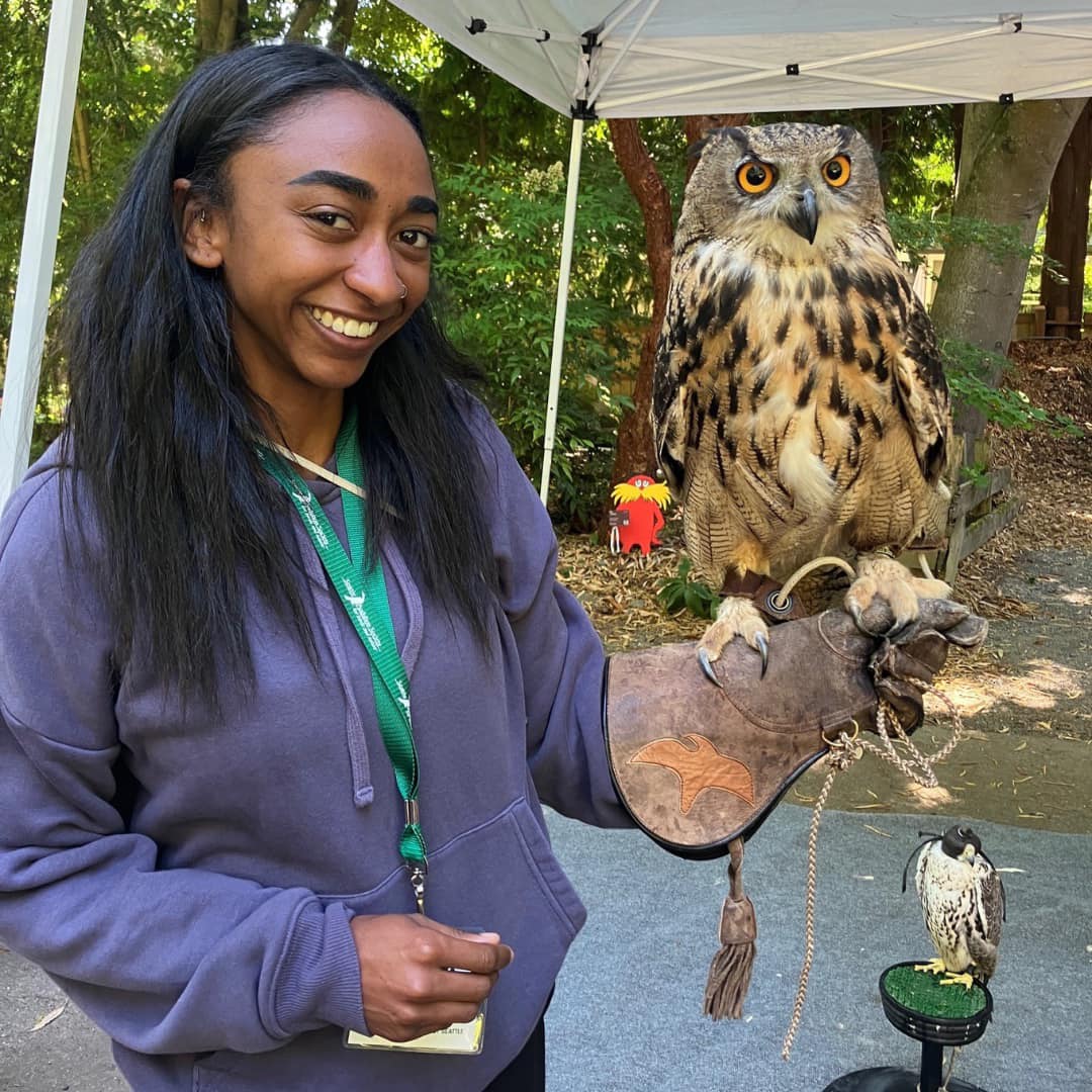 Many of our local bird species – such as hummingbirds, raptors, & songbirds – are under threat from urban hazards & climate change. @birdsconnectsea addresses these concerns so cities can be places where people & birds thrive. #GiveBIG #ThatGivingFeeling wagives.org/Birdsconnectsea