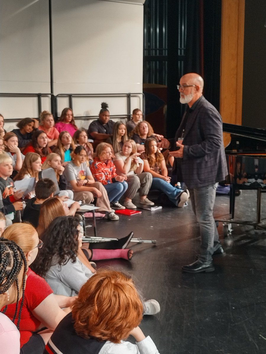 Today our Osage Trail Middle School Overtures (the auditioned choir) has the unique opportunity to work with a world renown clinician, Greg Gilpin! Greg Gilpin is a celebrated ASCAP award-winning choral composer and arranger and a highly respected choral conductor.