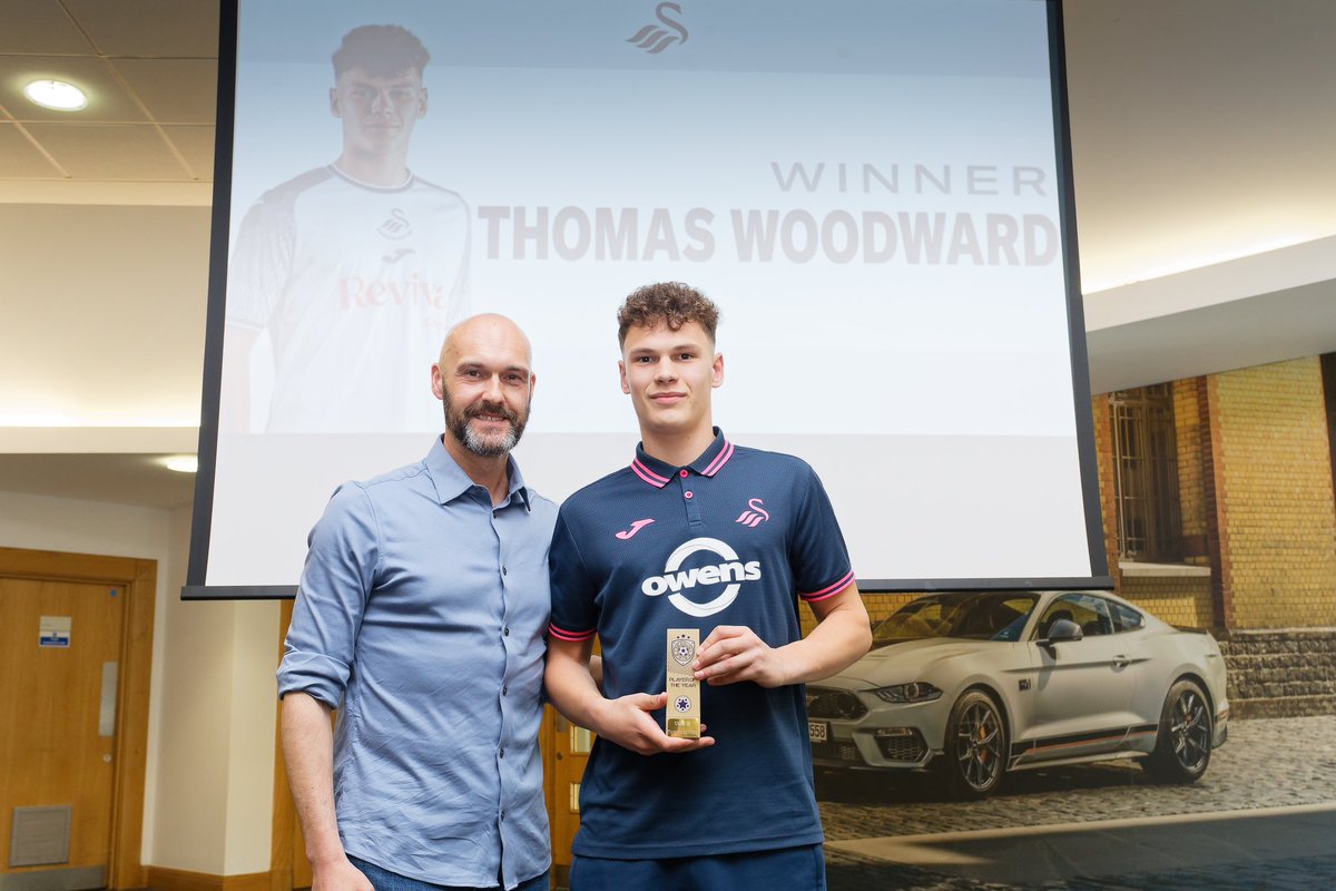 🏅 The under-18s’ player of the season is…

Thomas Woodward 🦢

8 years apart 🥺