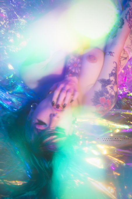 The dance floor where I do my best is your, your mattress.  @jisobeldelisle https://t.co/u7XfoBoTNk