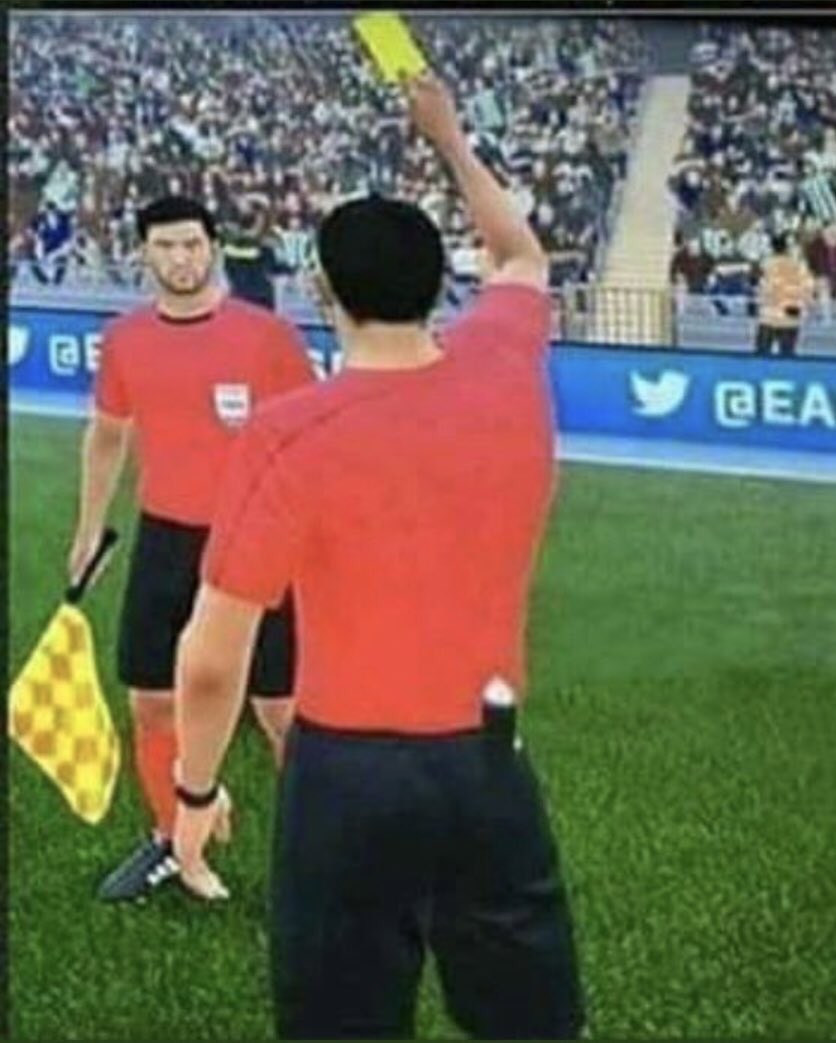 vikl30's tweet image. حكم الرايه حسب تسلل على الهلال
حكم الساحه :